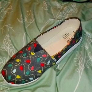 Toms Christmas light shoes
